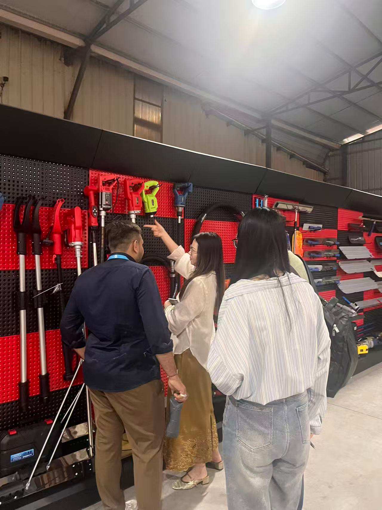 Global Partnership Unfolds | Jointsen Joins Manus with International Clientes to cudere New Blueprint for Machinery Equipment